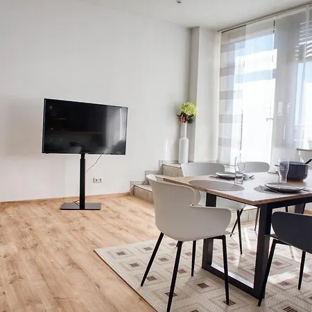 Mainline Retreat Zentral Mit Eigenem Parkplatz * אמברג