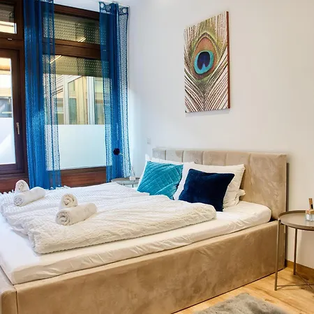 Mainline Retreat Zentral Mit Eigenem Parkplatz דירה
